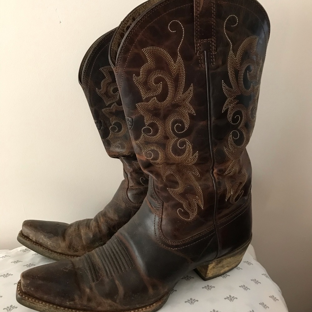 Women’s Ariat SZ 9.5 Cowboy Boots